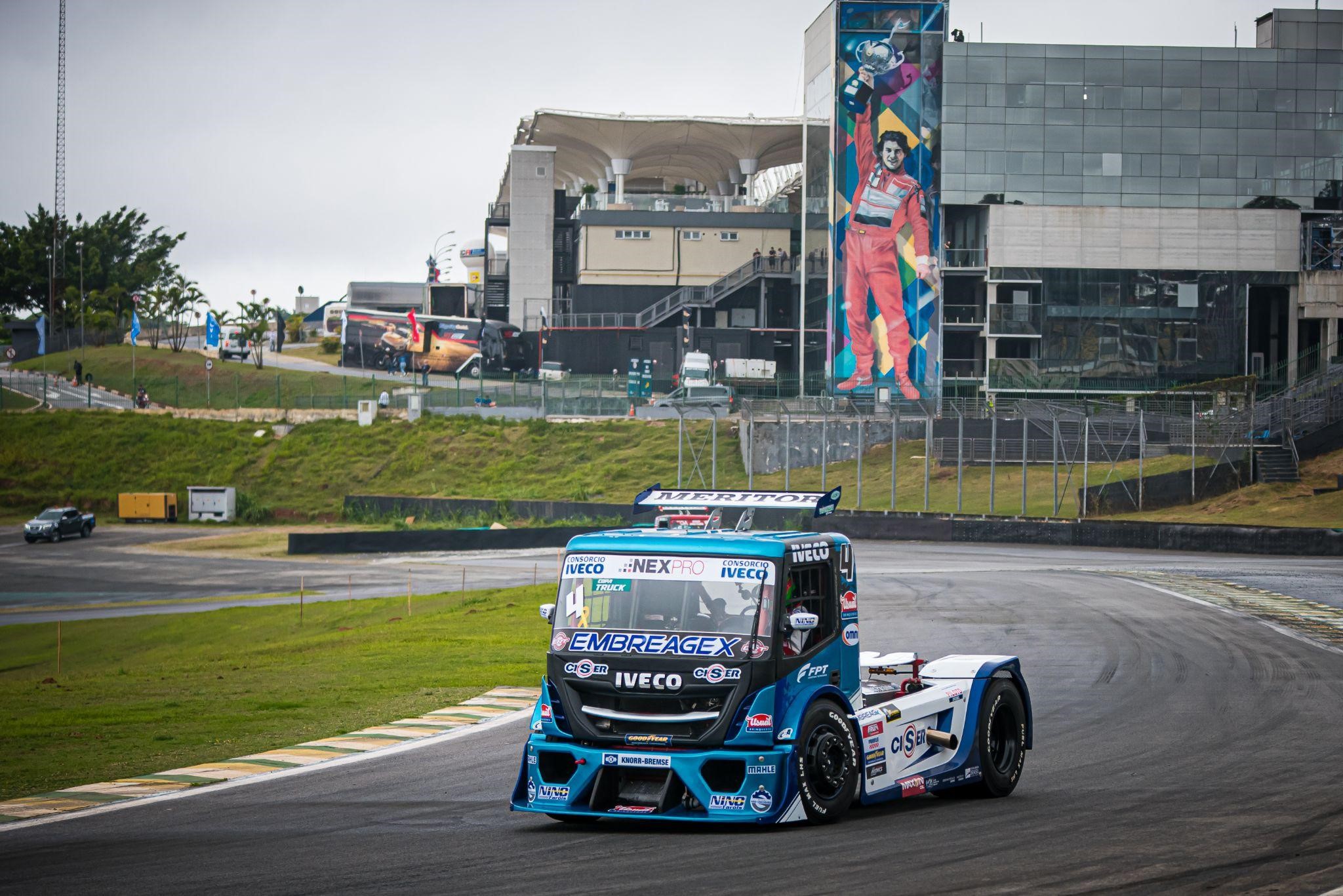 Felipe Giaffone conquista dois pódios em Interlagos e faz ultrapassagem