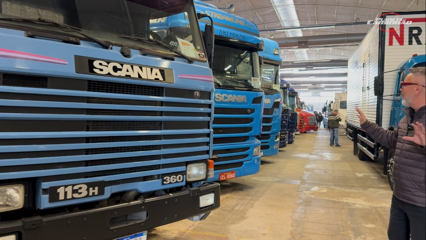 Rolê pesado por um paredão de V8: os gigantes da estrada que brilharam na Expoclassic 2025