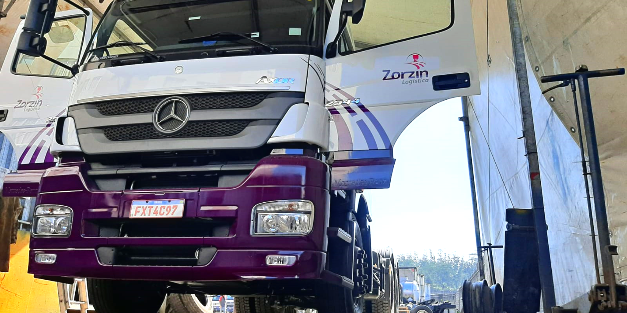 Transportadora de produtos perigosos inicia contratação de caminhoneiras