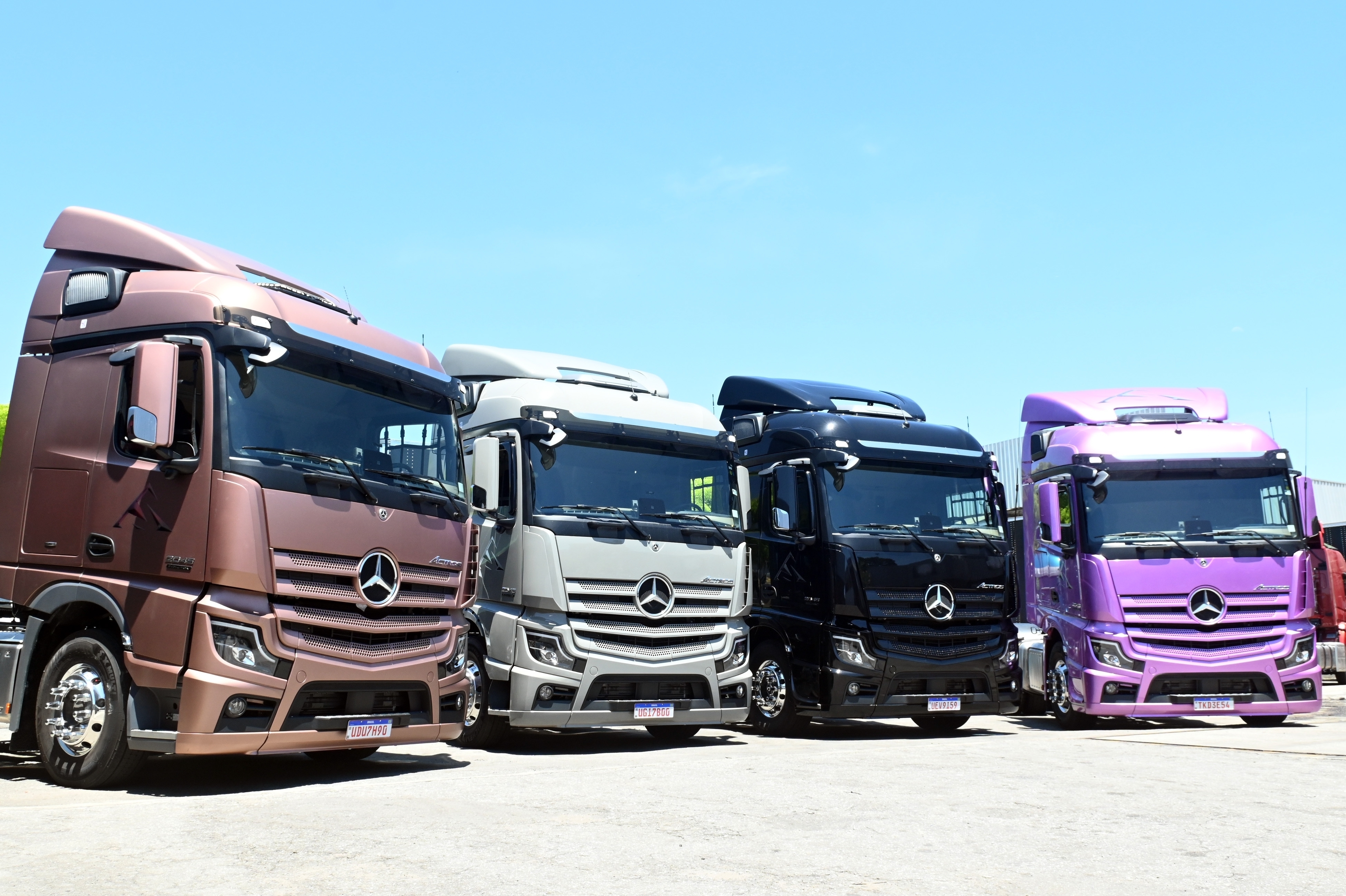 Monfredini Transportes amplia frota com 51 caminhões Atego 2433 e mais 10 Actros 2045 com MirrorCam