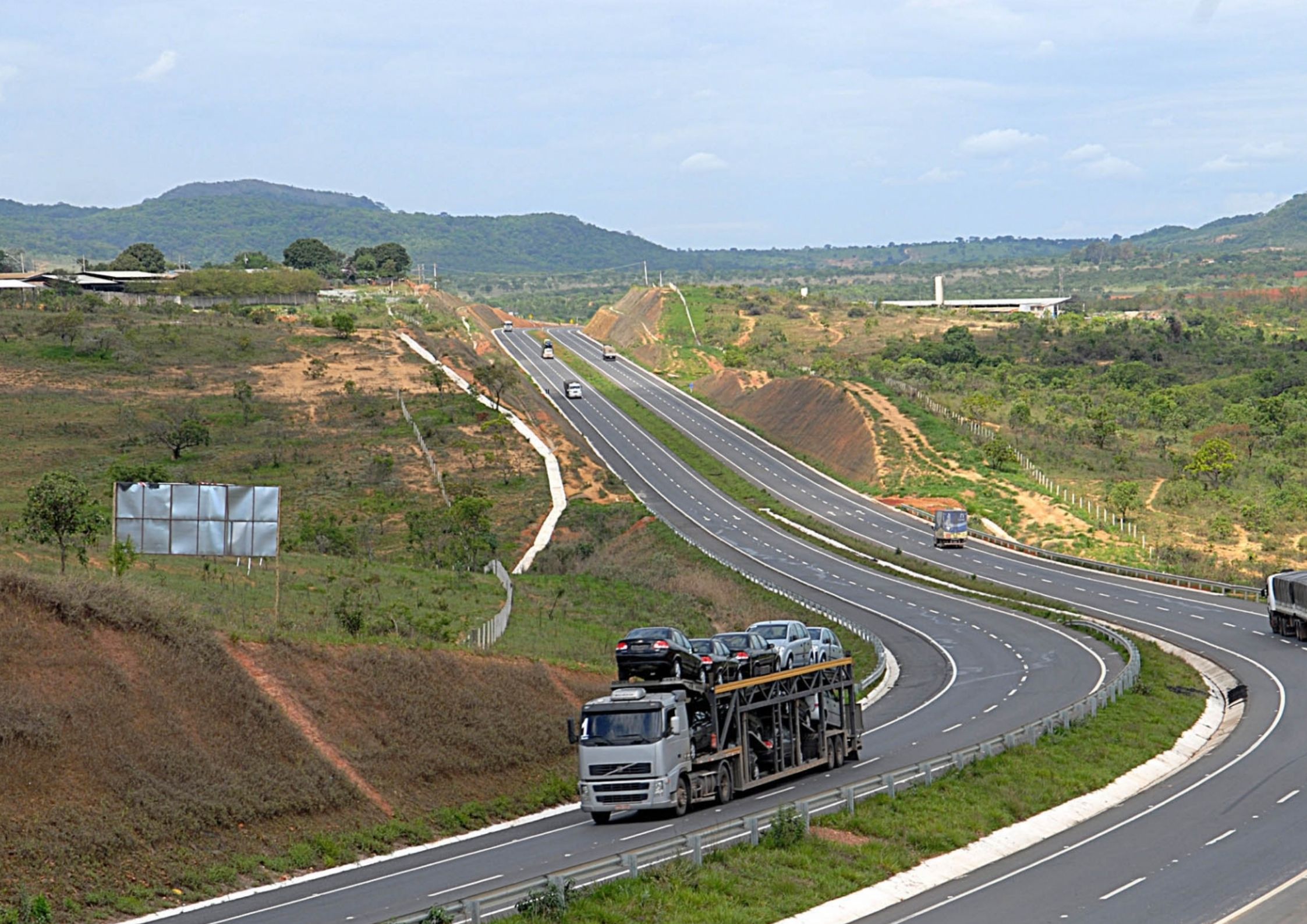 A Primeira do Brasil: Estrada União e Indústria entre RJ e MG virou BR-040