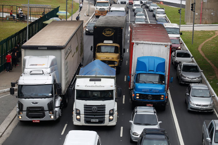 Homens de 36 a 50 anos são as maiores vítimas de acidentes de trânsito no transporte de cargas