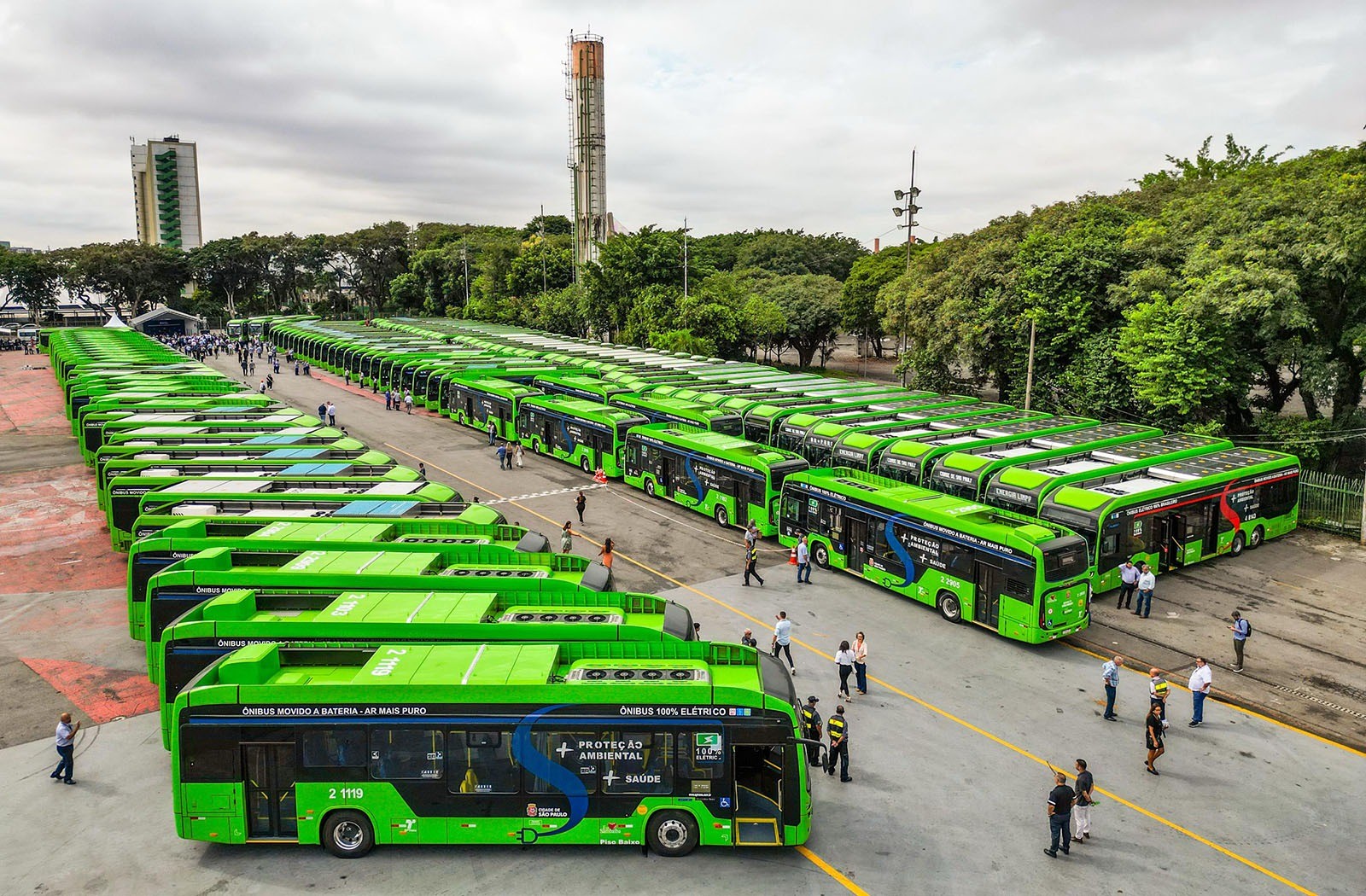Emplacamento de ônibus elétricos cresce 92,5% no Brasil no primeiro semestre de 2026
