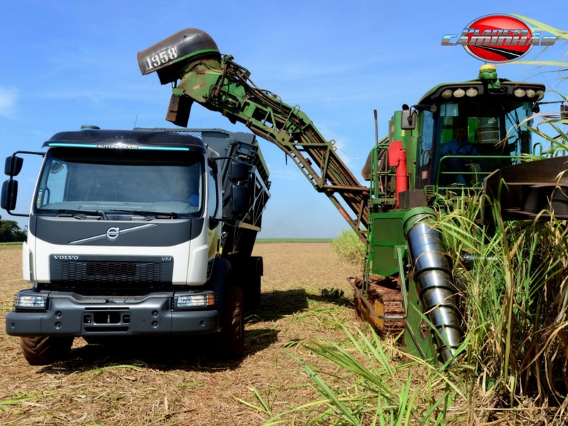Volvo VM com direção autônoma para agricultura 
