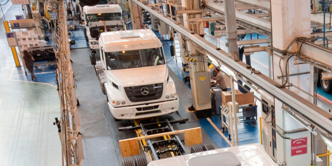 Vendas de caminhões recuam 3,9% no acumulado de janeiro a outubro