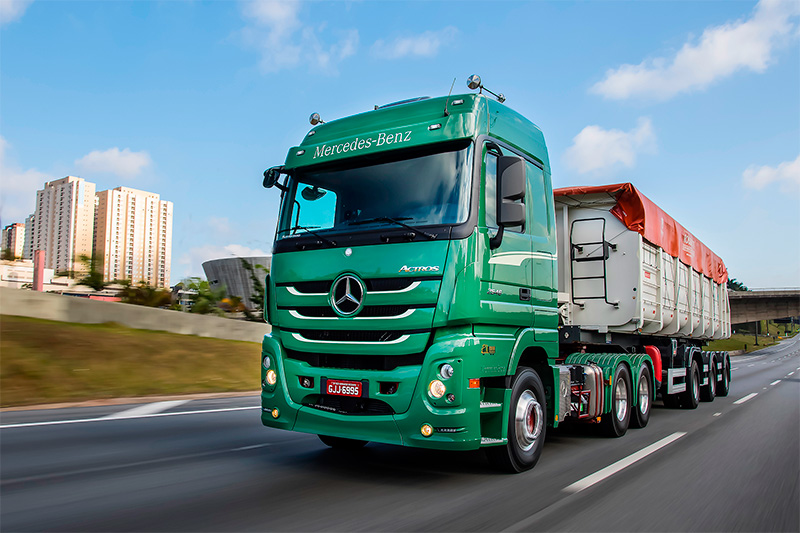 Mercedes quadruplica vendas de caminhões extrapesados em janeiro