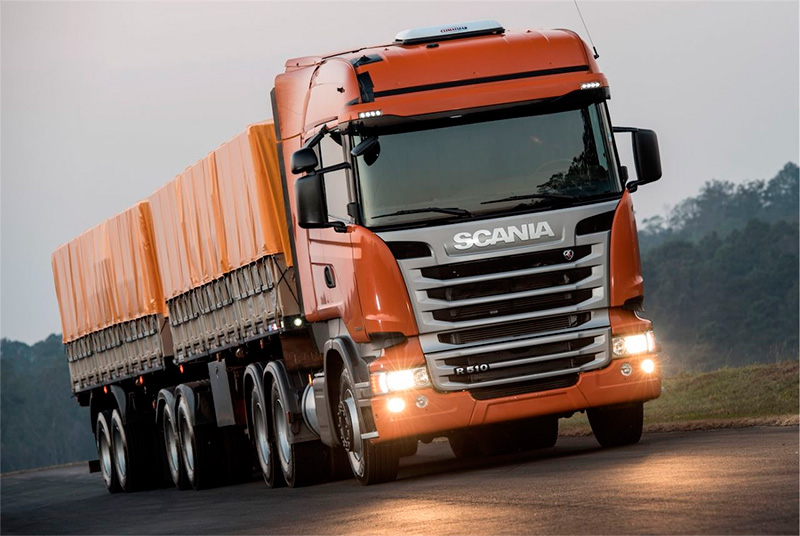 Scania entrega os primeiros R450 e R510 vendidos