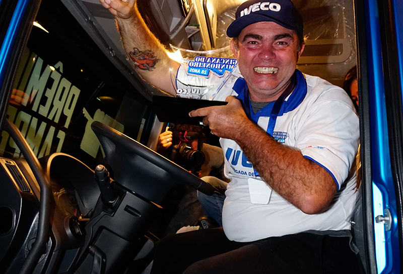 Caminhoneiro maranhense ganha Iveco Tector zero km
