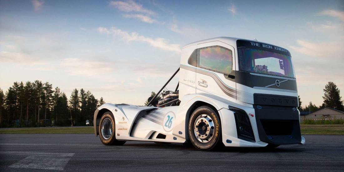  Fenatran terá presença do caminhão mais rápido do mundo