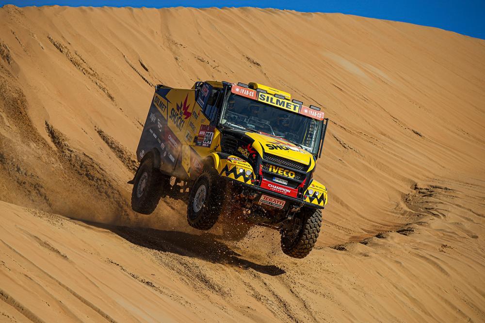 Russos mantém domínio e vencem Dakar 2020