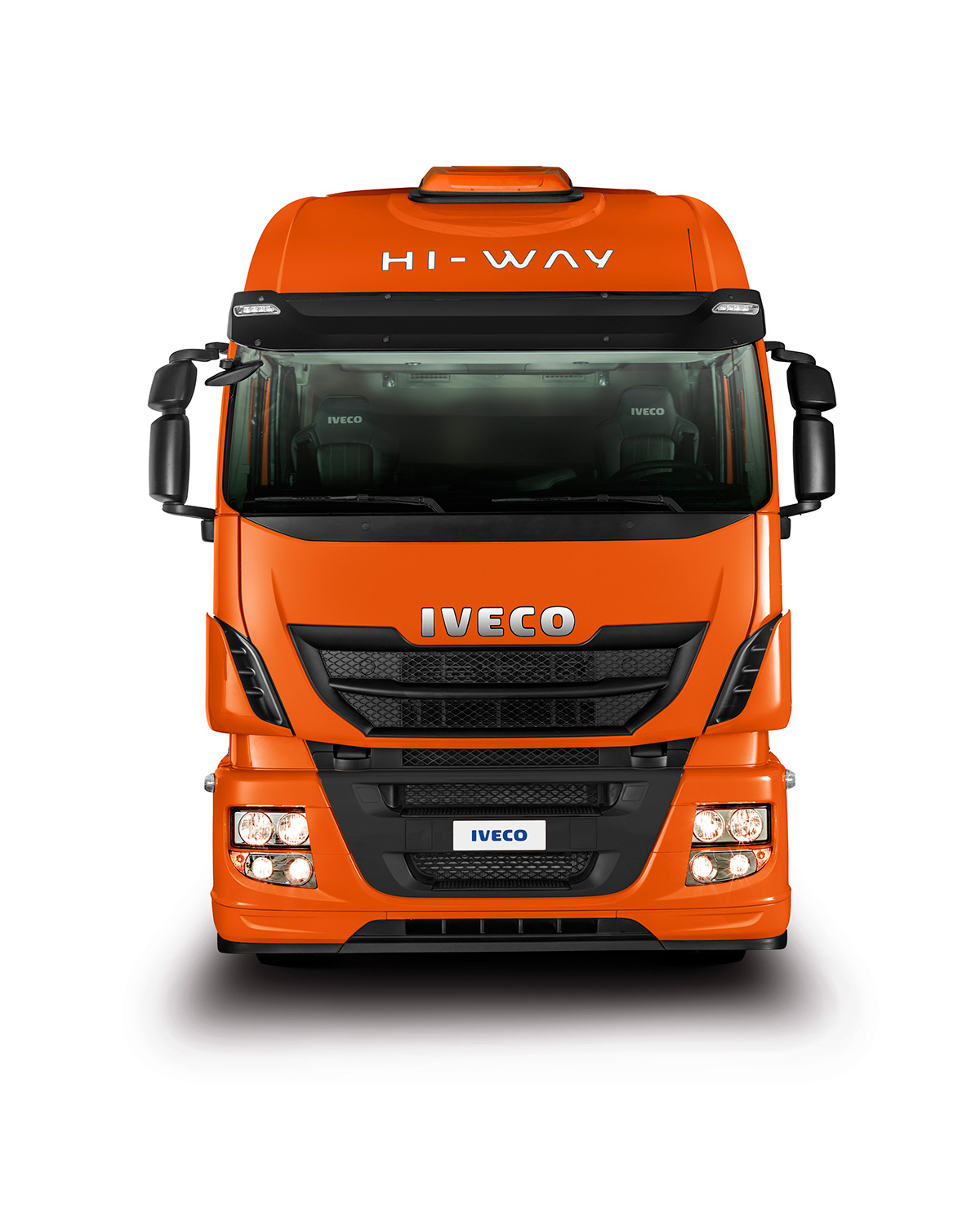 Caminhões pesados Iveco vão ganhar conectividade e novo visual para a linha 2021