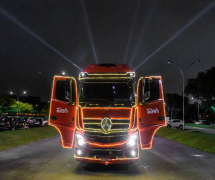Mercedes-Benz patrocina Caravana de Natal da Coca-Cola 2020.