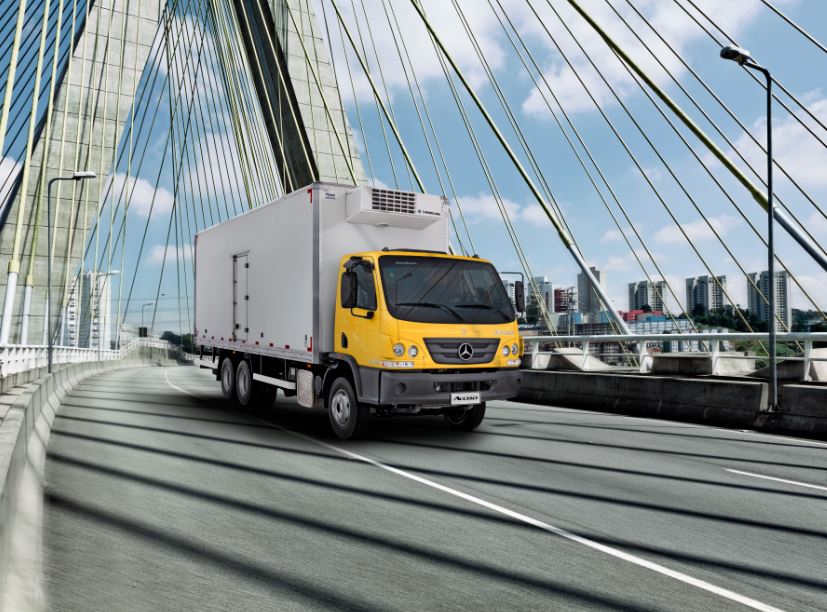 Mercedes-Benz lidera as vendas de caminhões leves no primeiro quadrimestre