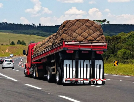 Governo Federal vai fiscalizar e proibir nas estradas os caminhões arqueados  – AMPEF