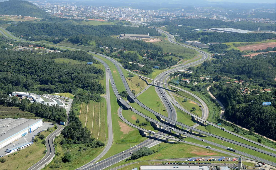 Desbravando a história de um Estado veja como surgiu a Rodovia dos Bandeirantes Desbravando a história de um Estado veja como surgiu a Rodovia dos Bandeirantes