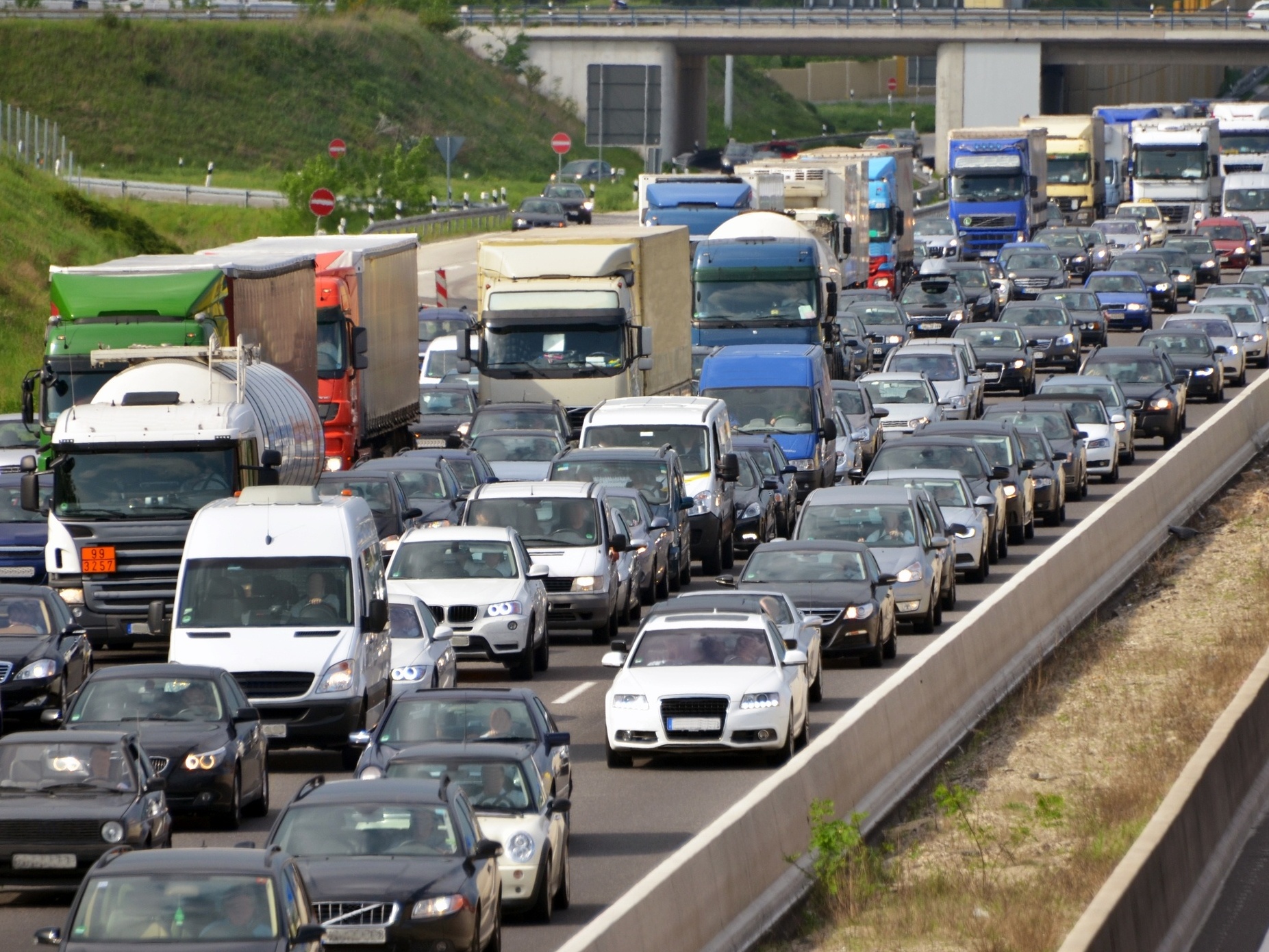 Estudo indica que Brasil é o 2º pior país do mundo para dirigir