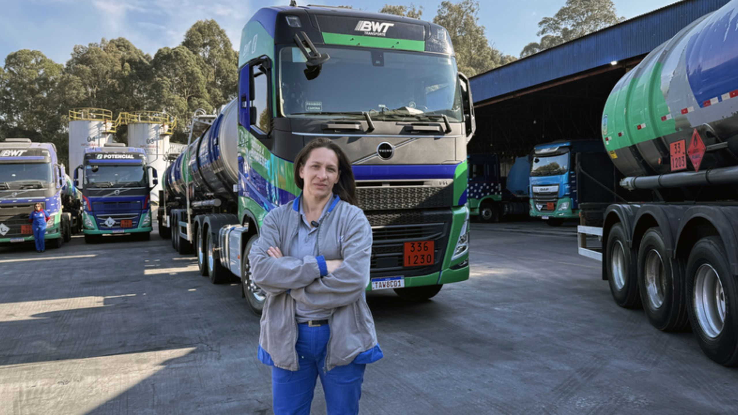 Mais mulheres assumem o volante de caminhões e conquistam espaço nas estradas