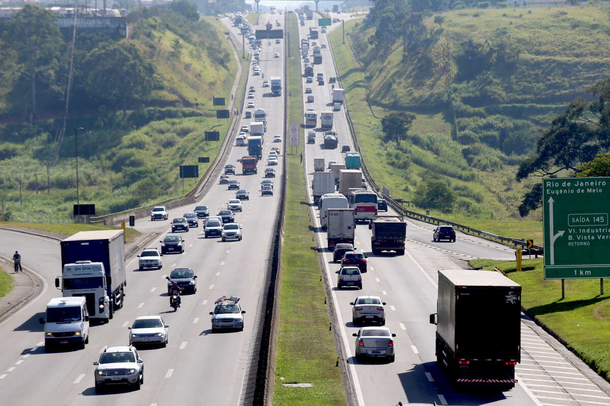 Movimento nas rodovias paulistas sobe 2,3% e viagens de leves puxam o avanço, segundo pesquisa