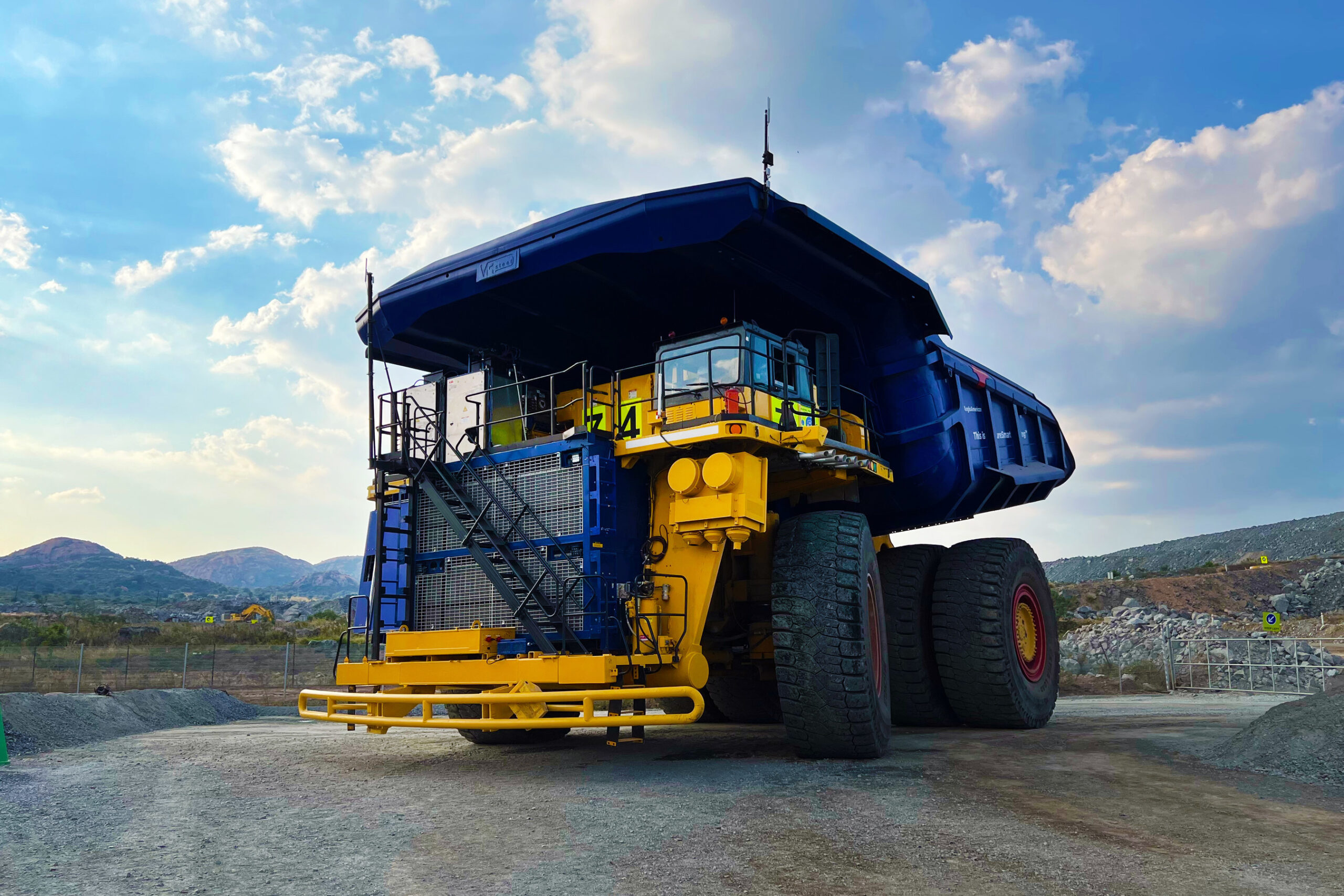O maior caminhão de mineração do mundo movido a hidrogênio
