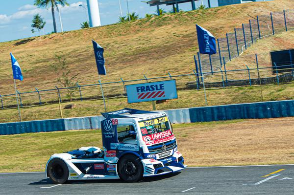 Copa Truck: Beto Monteiro lidera sexta-feira de treinos em