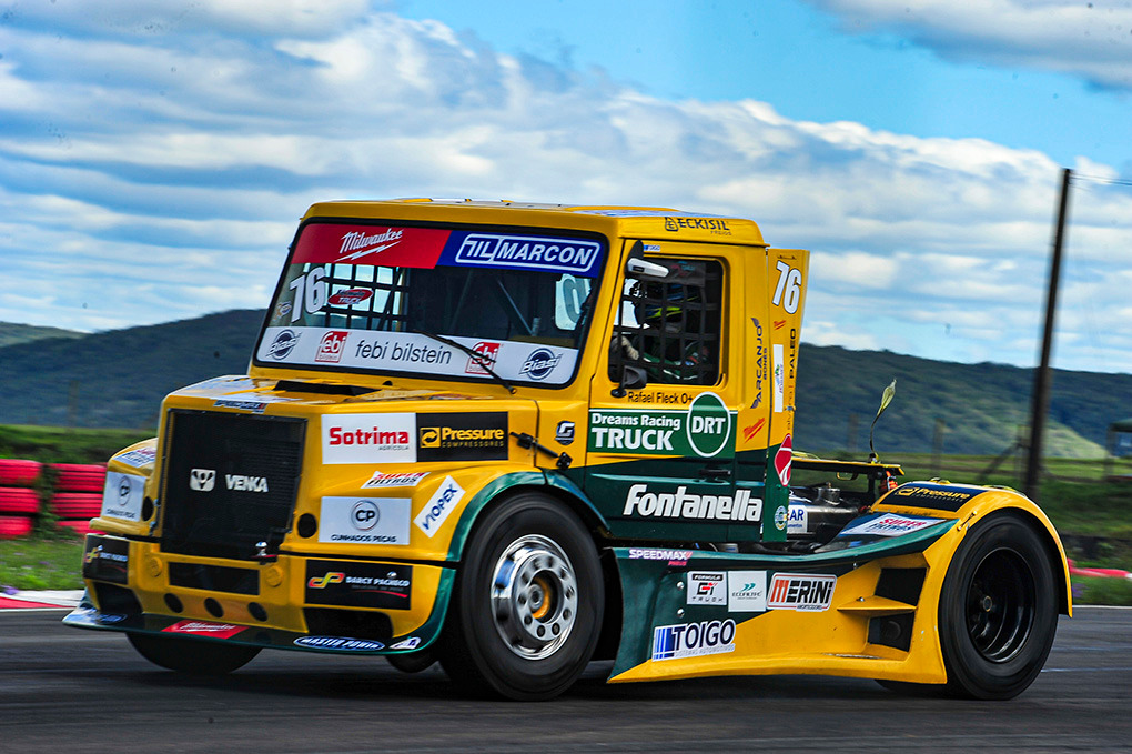 Fleck e Collet vencem e gaúchos dominam a Fórmula Truck no Uruguai