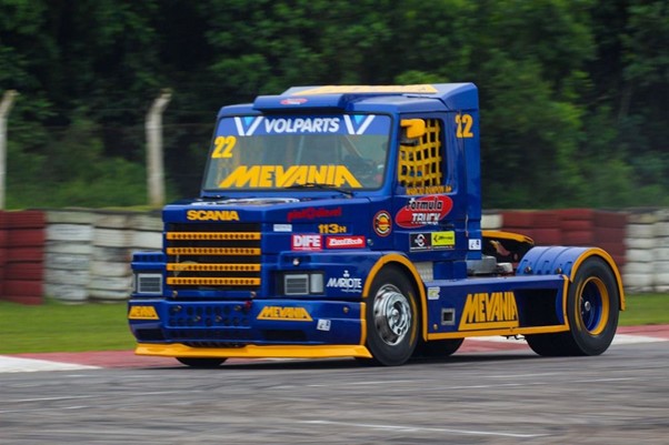 Etapa da Fórmula Truck esquenta os motores em Guaporé