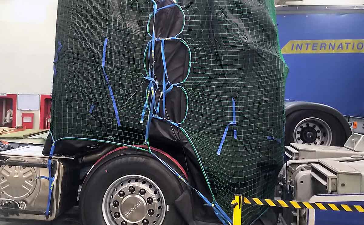 Novo caminhão Scania europeu é flagrado durante transporte na Suécia e gera curiosidade