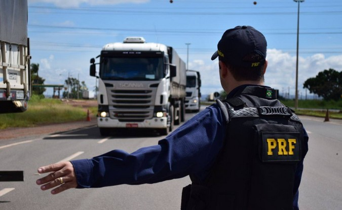 Restrição de tráfego para caminhões no feriado de Carnaval 