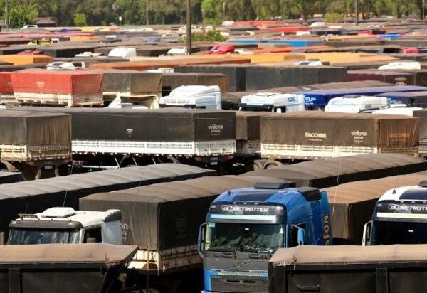 Descansar é lei e parte da viagem: estudo revela o impacto das paradas na segurança dos caminhoneiros