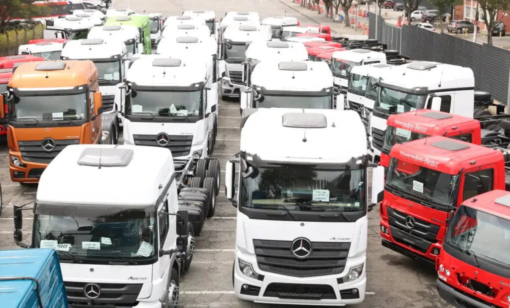 Mercado de caminhões reage em abril e crédito volta a impulsionar setor de pesados