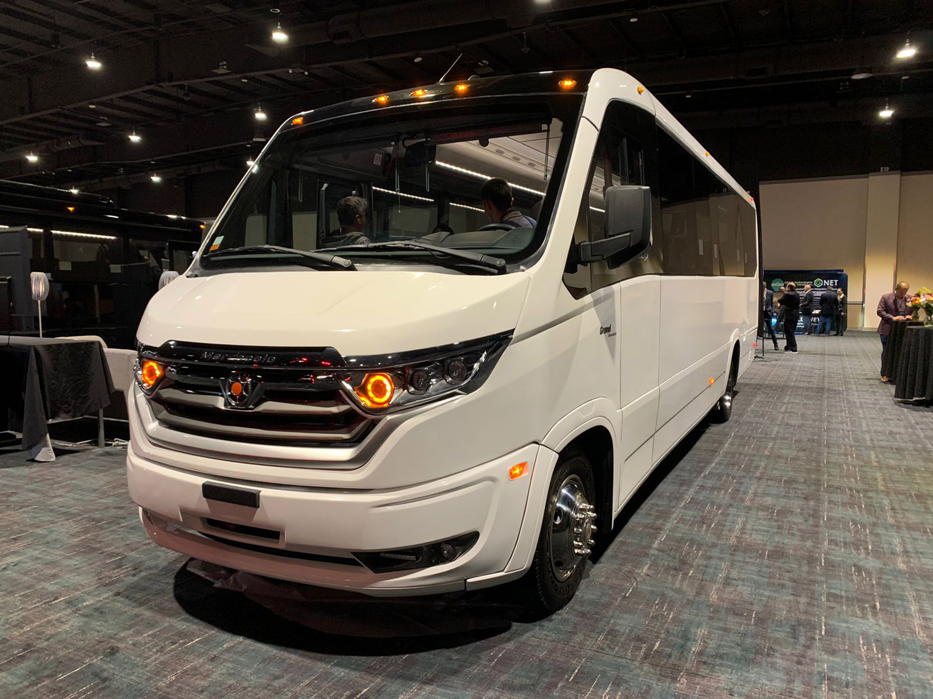 Marcopolo apresenta modelo inédito de microônibus nos Estados Unidos