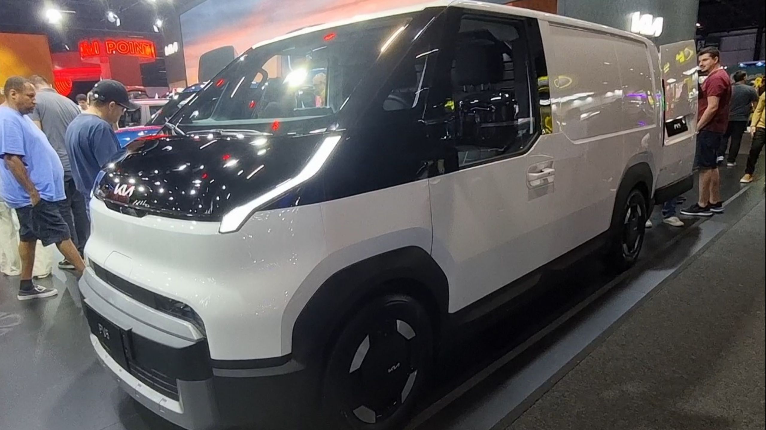 Kia Motors apresenta furgão 100% elétrico com foco na entrega de última milha