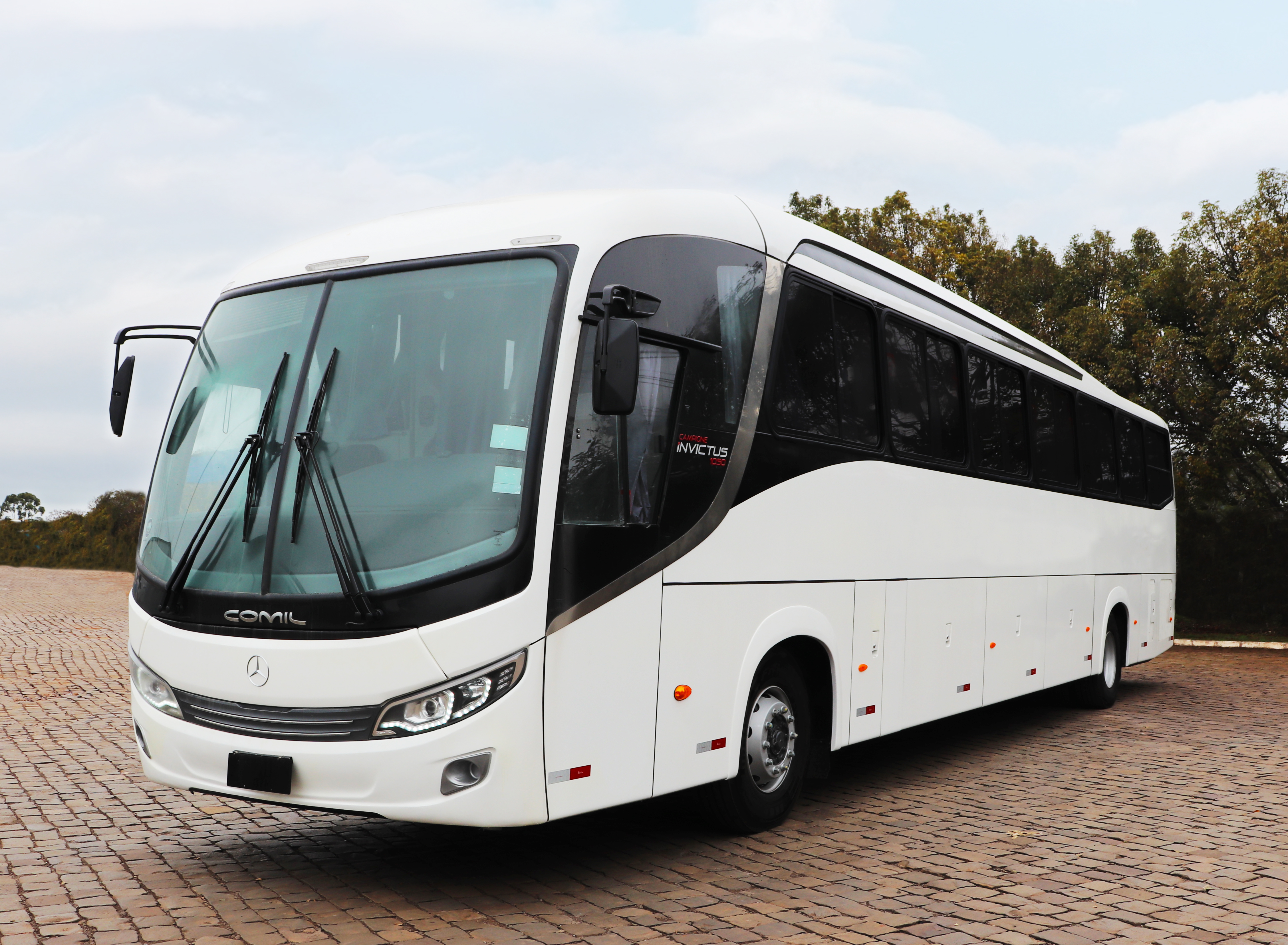 Mercedes-Benz exporta chassis de ônibus para Camarões