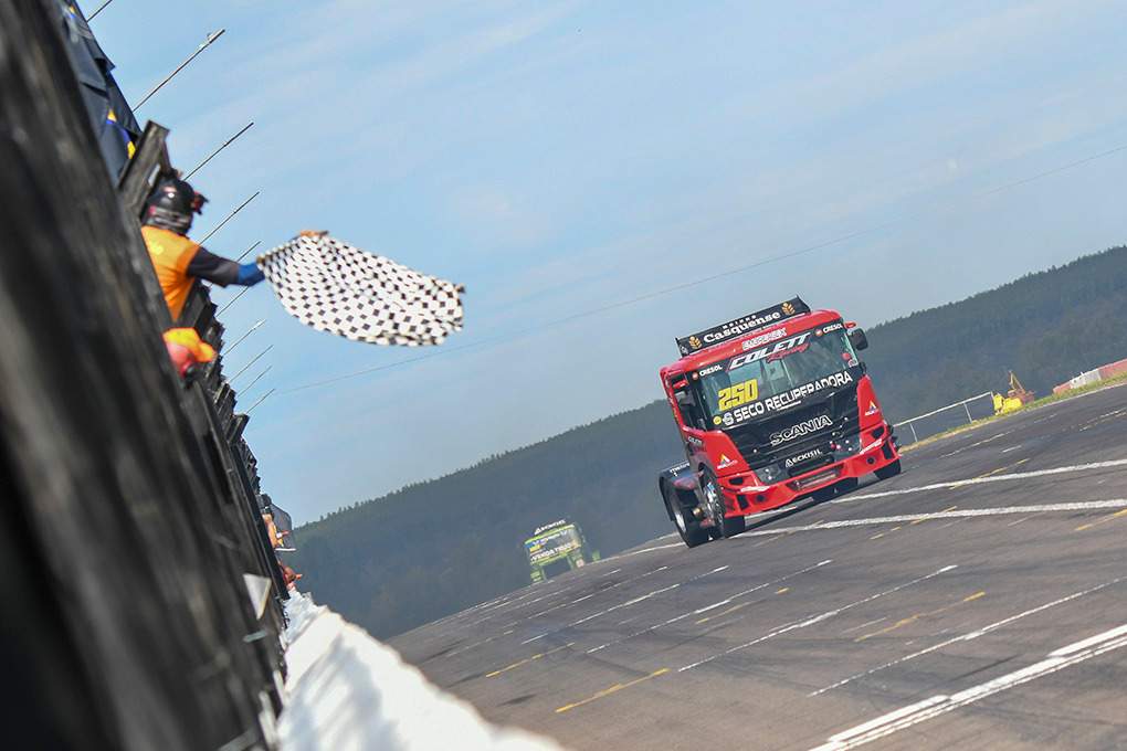 Fórmula Truck tem duelo entre Paraná e Rio Grande do Sul na categoria F-Truck