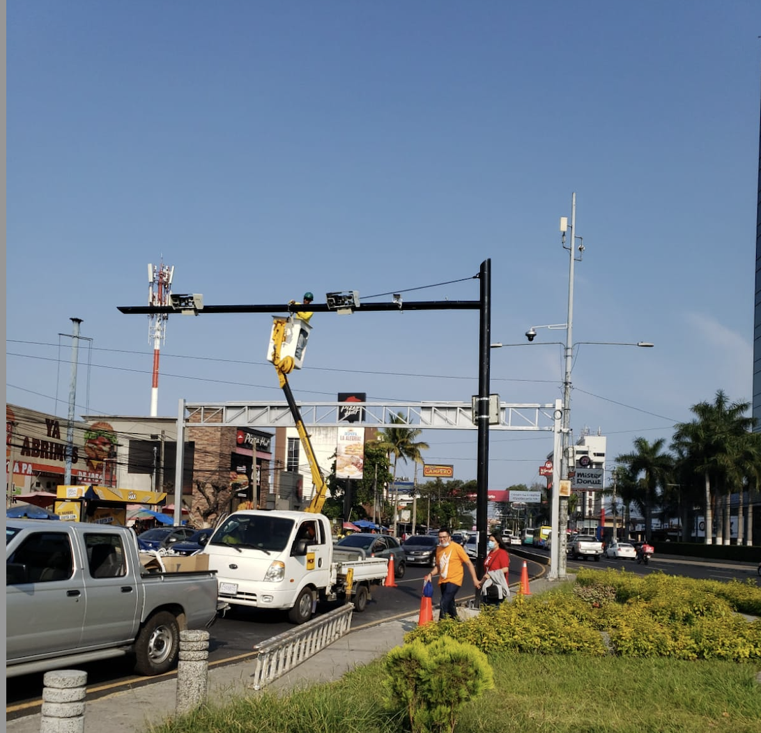 El Salvador começa a instalar tecnologia brasileira para reduzir acidentes no trânsito