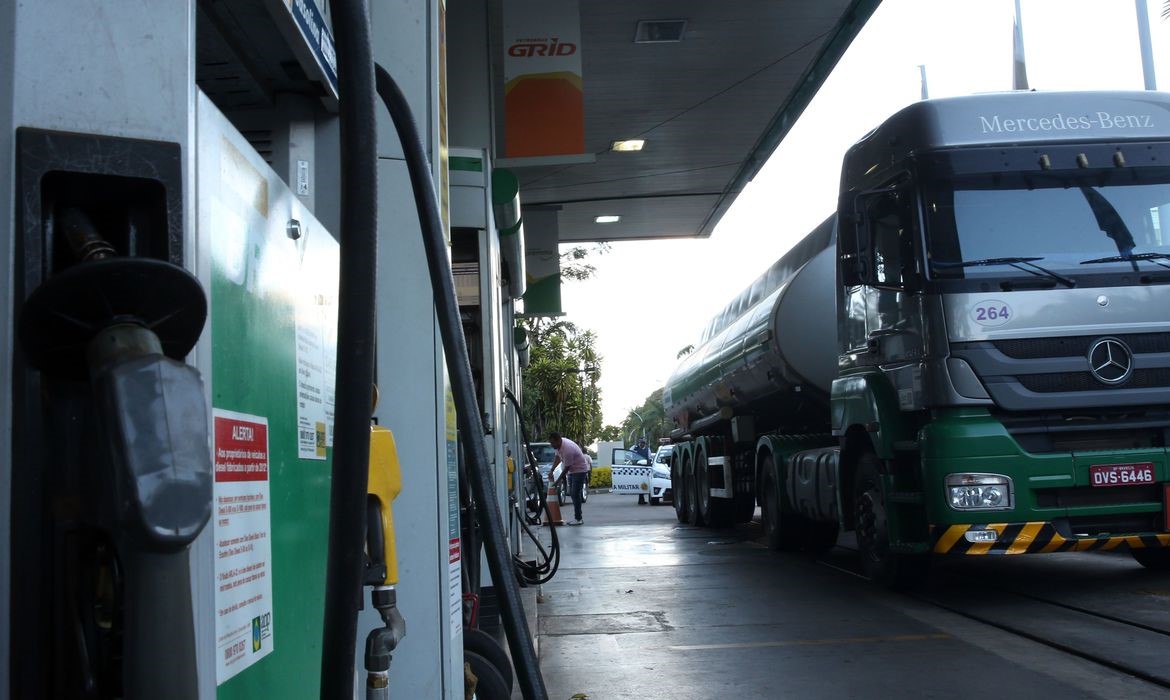 Petrobras anuncia aumento de 8,87% no preço do diesel