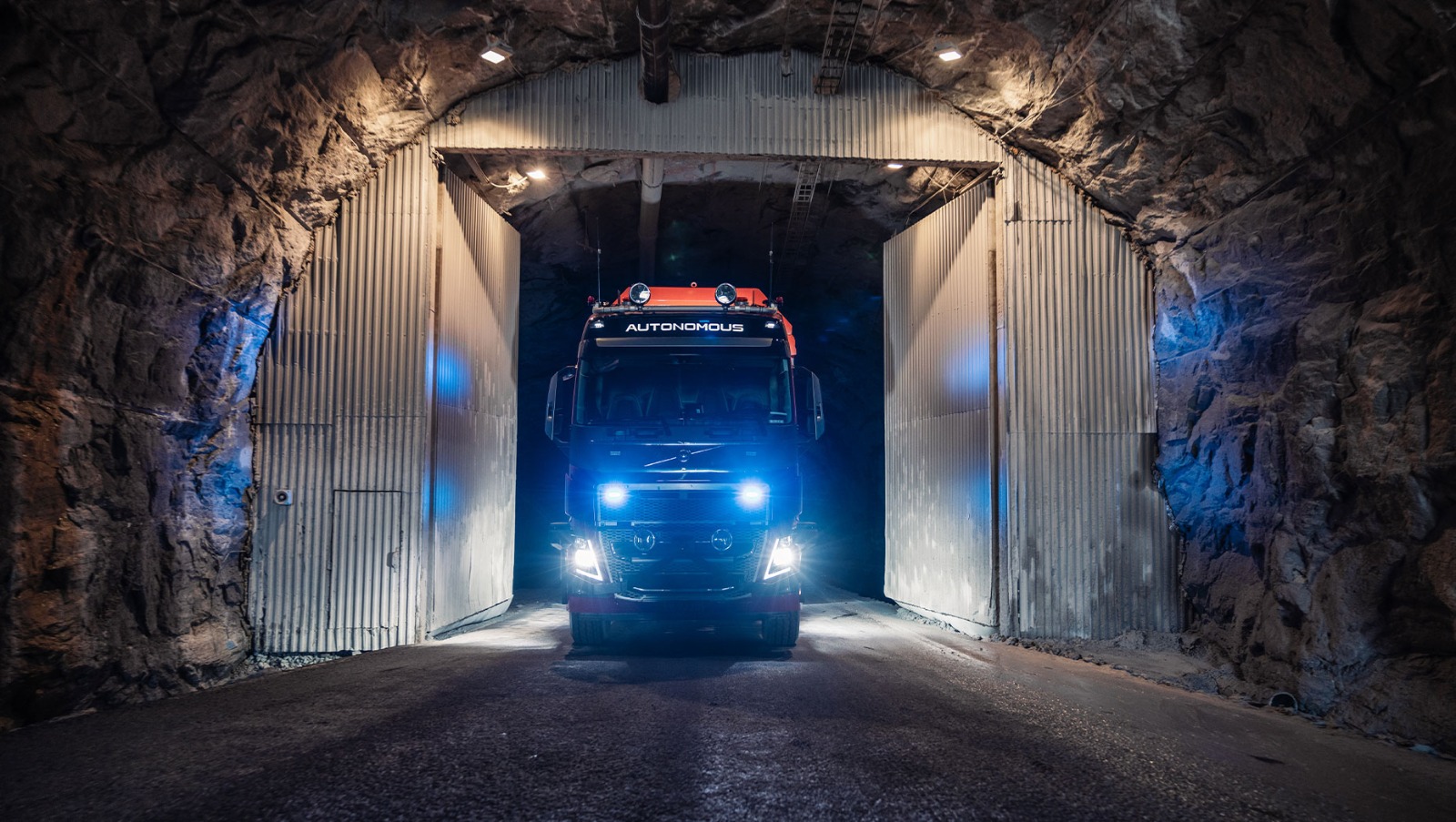 VOLVO CRIA DIVISÃO EXCLUSIVA PARA MINERAÇÃO E INTEGRA CAMINHÕES, MÁQUINAS E AUTOMAÇÃO