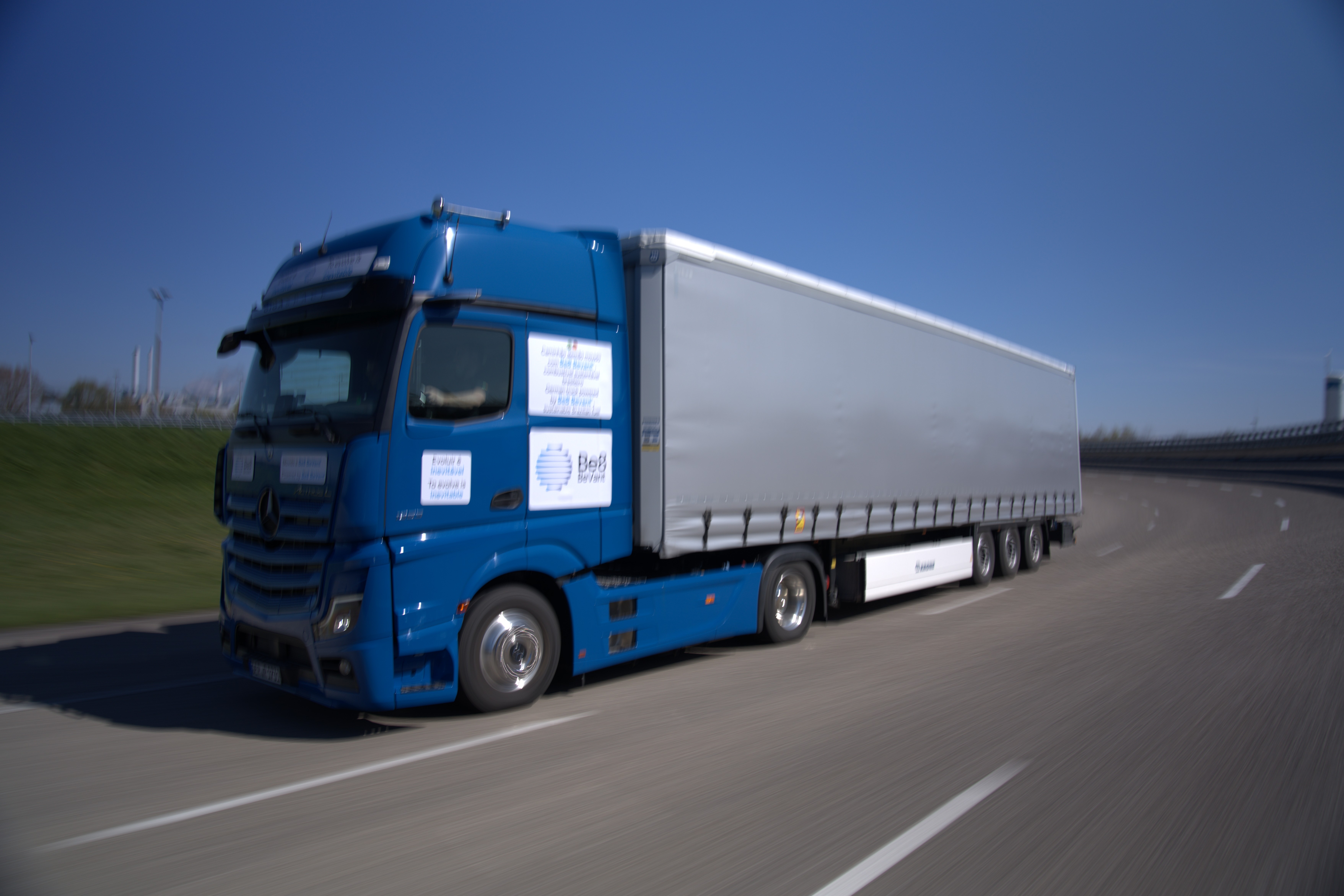 Mercedes Actros europeu roda com biodiesel 100% brasileiro em testes da Daimler Truck na Alemanha