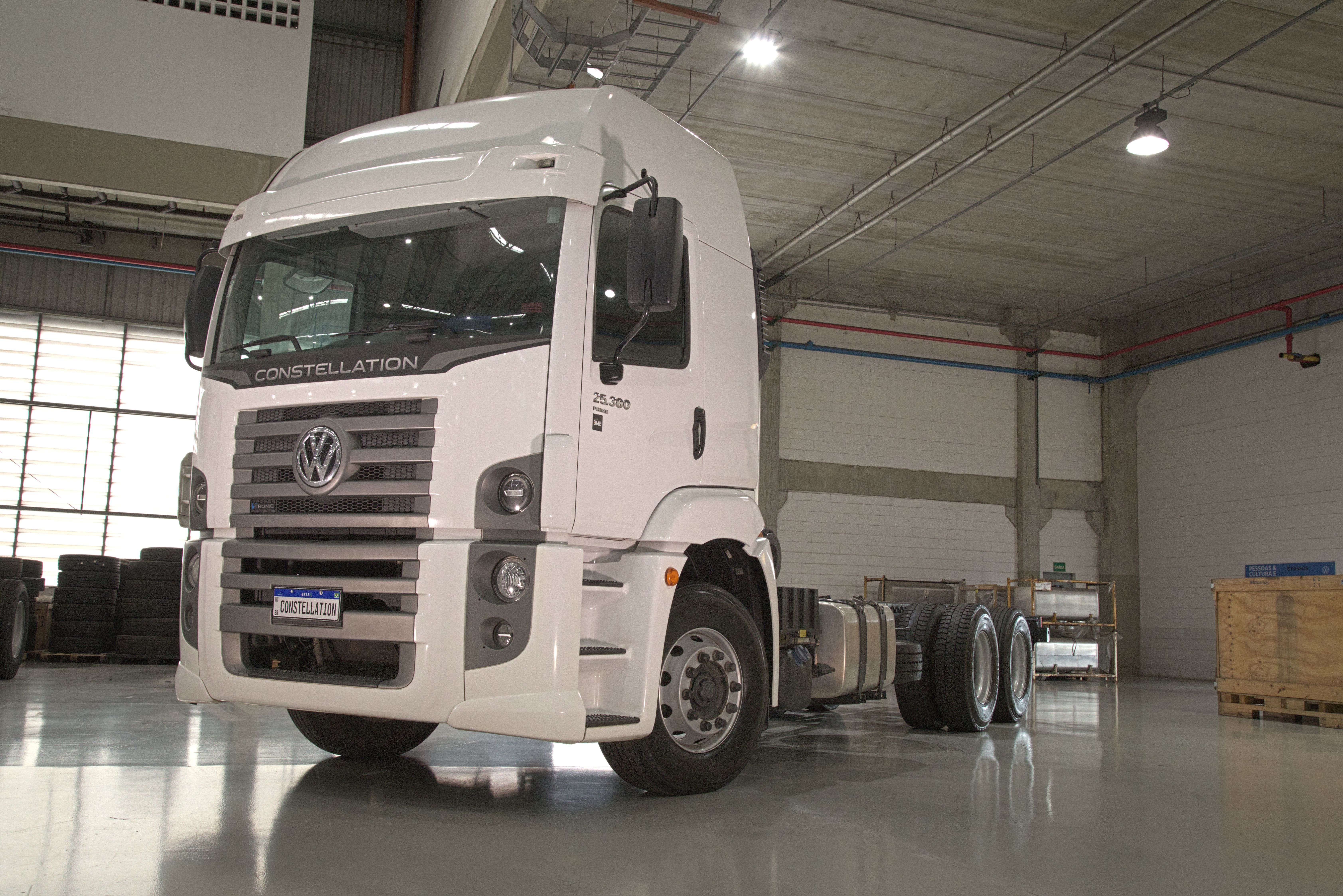 Volkswagen Caminhões amplia linha Constellation com novos modelos 25.380 para rodoviário