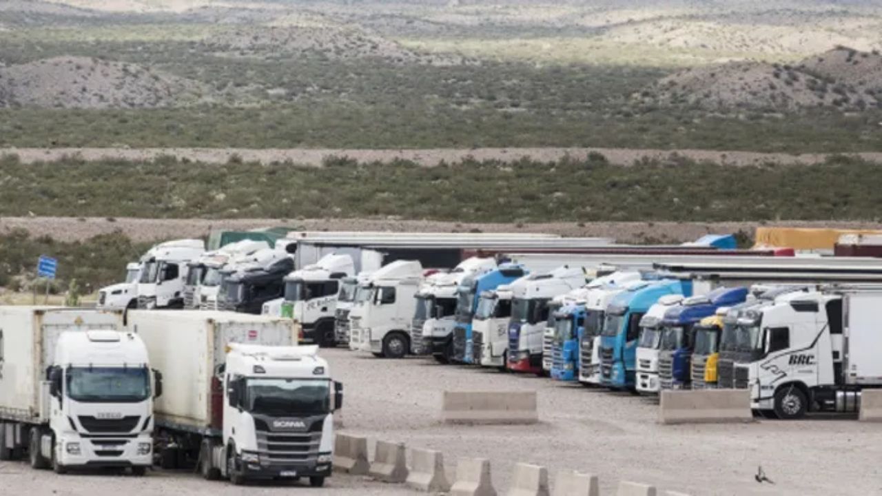 Venda de caminhões cai, mas a de ônibus aumenta no Chile