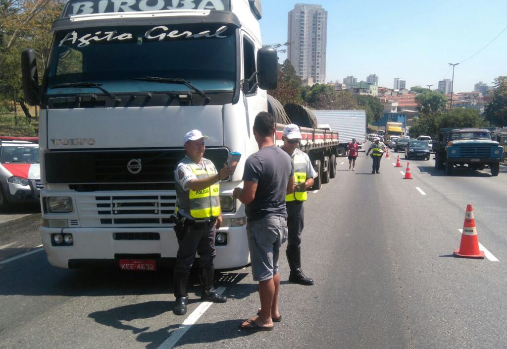 Problemas na saúde de motoristas causam 170 mil sinistros por ano nas rodovias do País