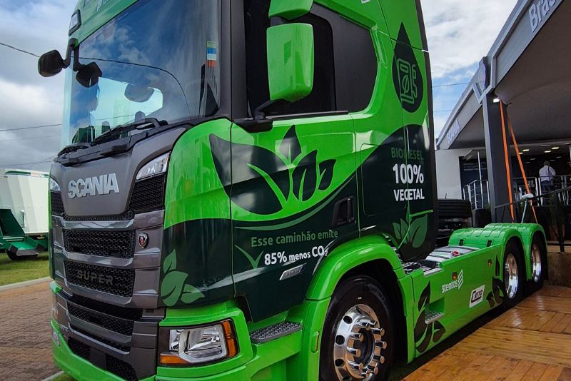 Primeiro caminhão 6x2 movido a Biodiesel é entregue pela Scania