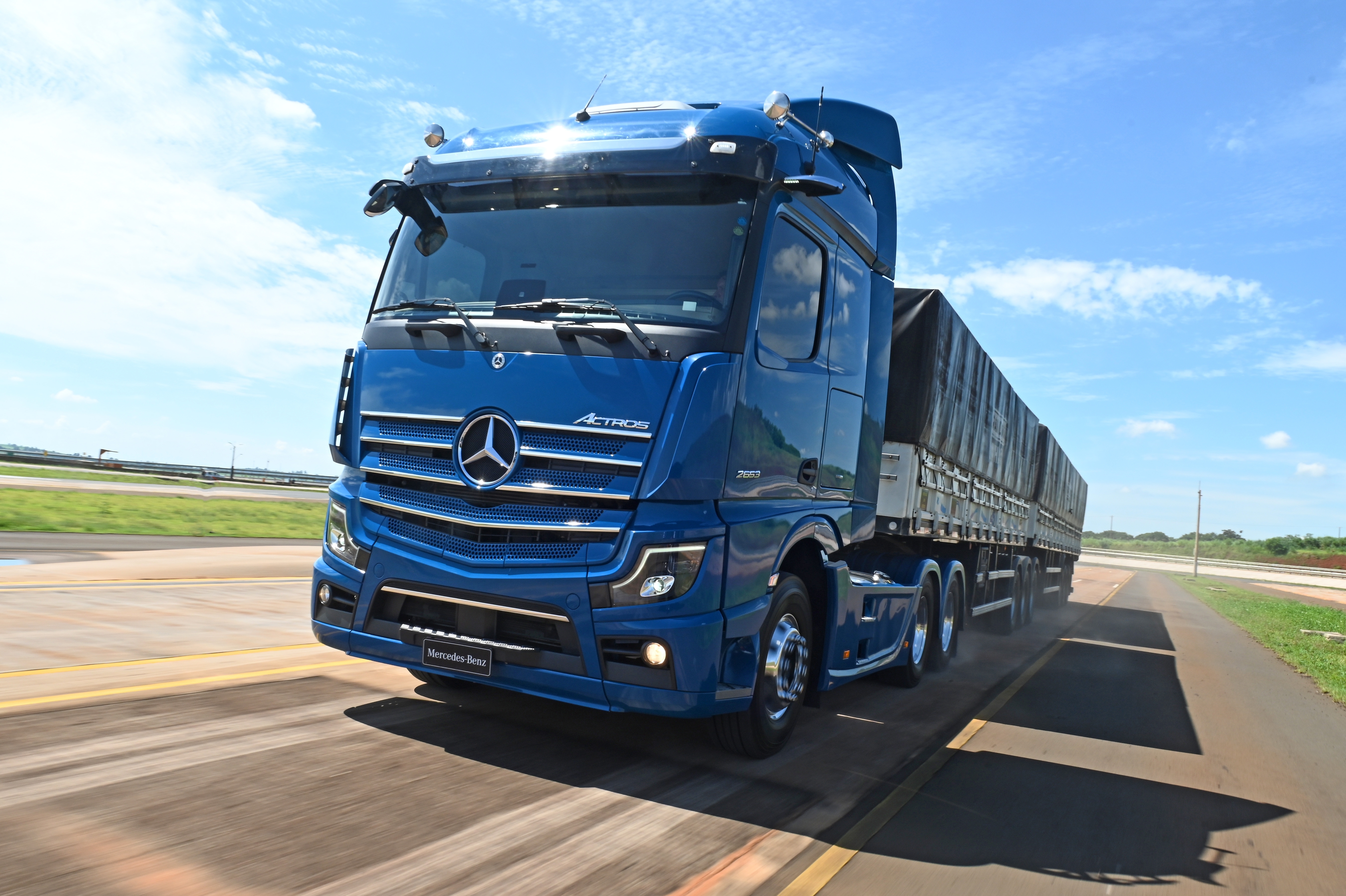 Actros Evolution 2653: conheça os destaques do caminhão mais potente da Mercedes-Benz no Brasil