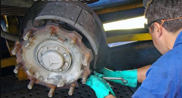 Revisão preventiva do freio evita desgaste excessivo e desplacamento da lona