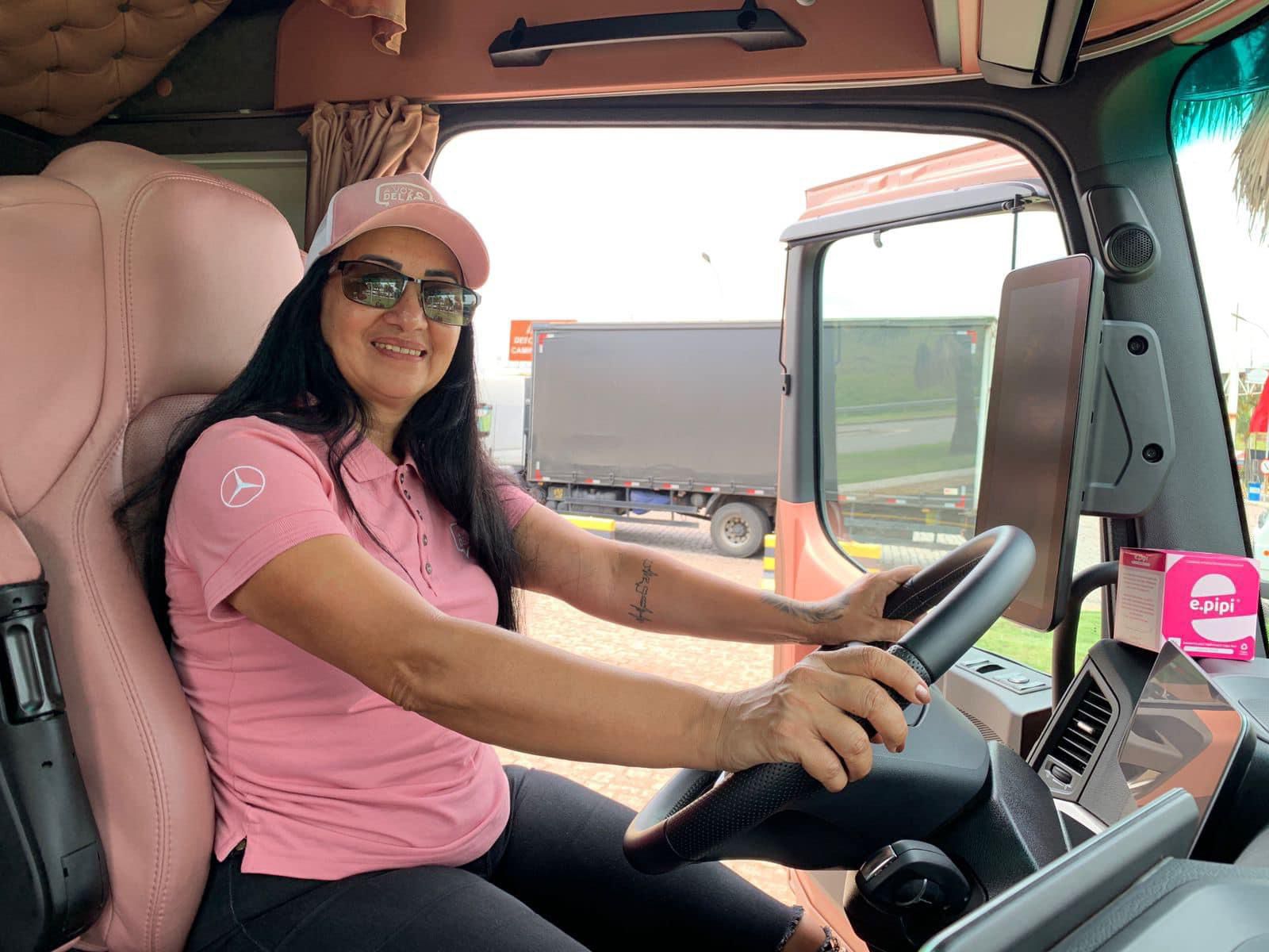 De vendedora a motorista de carreta: a história da mulher que trocou o balcão por um caminhão de 33 toneladas