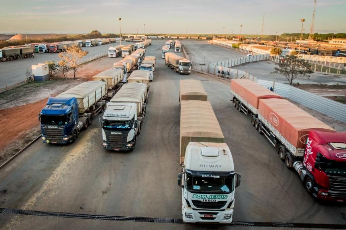 Caixa Econômica lança linha de crédito para ajudar caminhoneiros a comprar diesel
