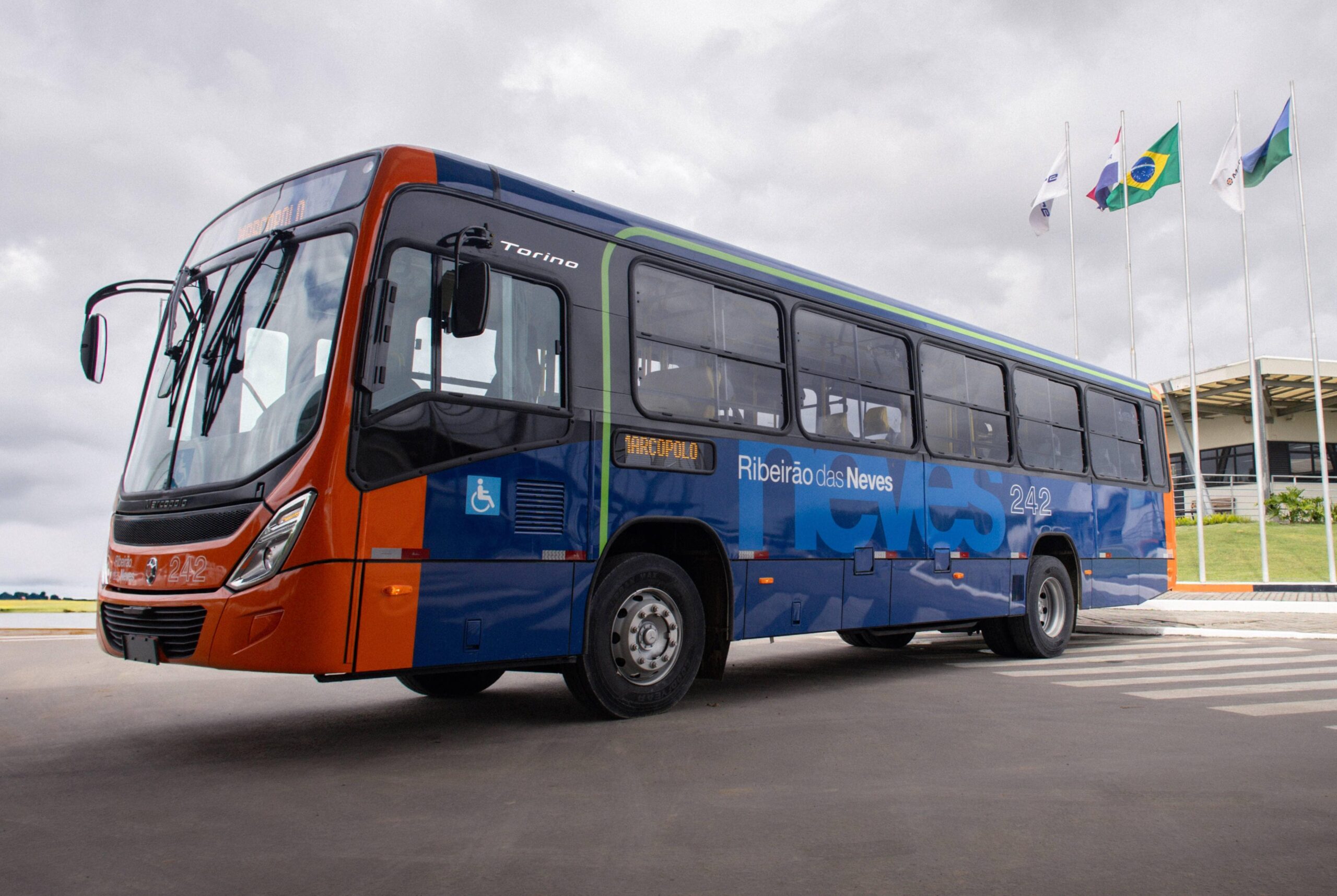 Marcopolo entrega 41 ônibus Torino para renovar frota de Ribeirão das Neves (MG)