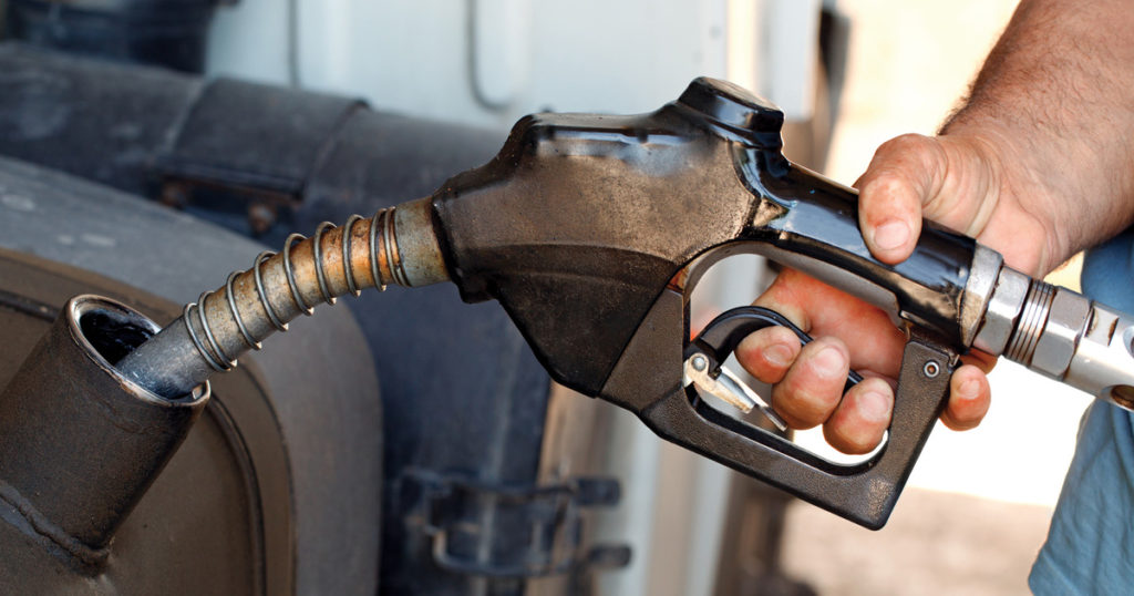 Pela primeira vez na história, preço do diesel ultrapassa o da gasolina