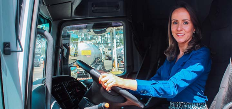 Mulheres lideram novas contratações no transporte de cargas e ampliam presença no setor