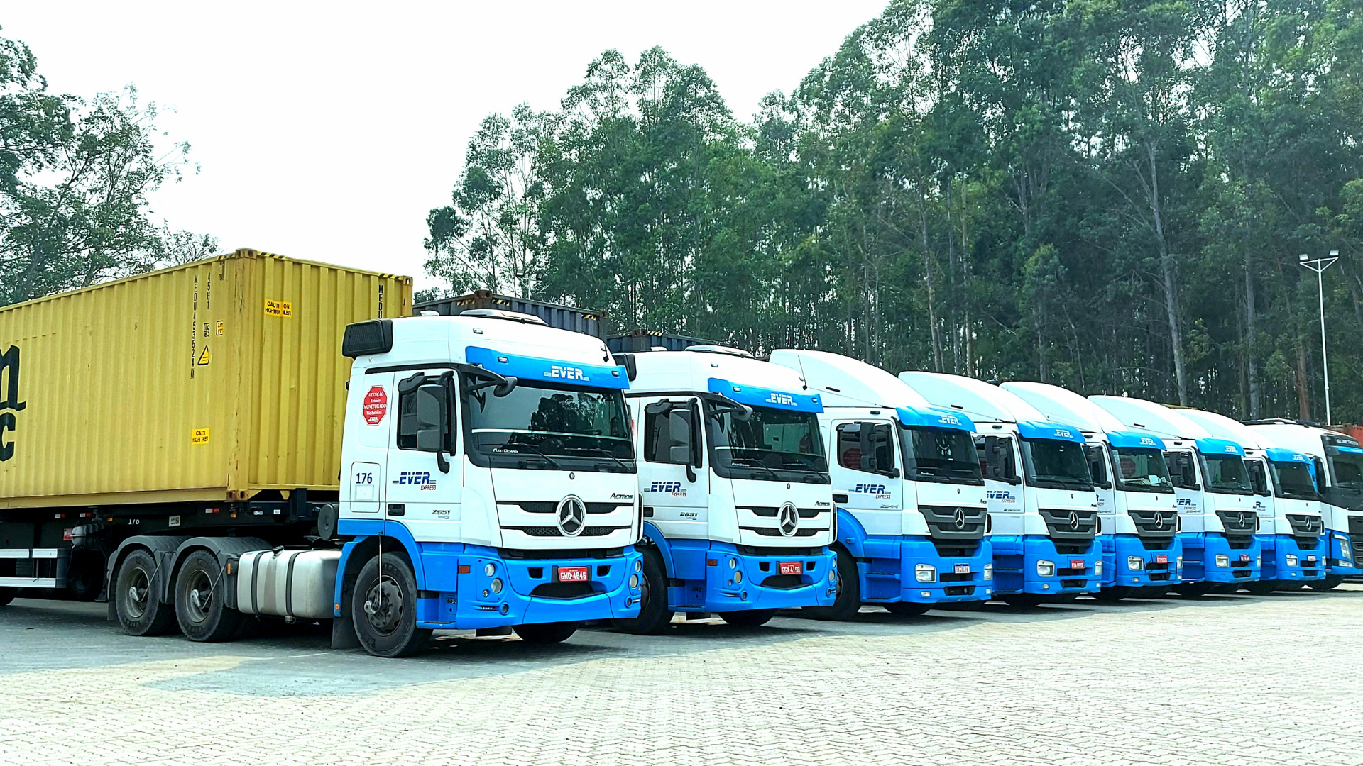 EVER Express aposta em bitrens e diz reduzir até 40% das emissões de CO₂ no transporte pesado